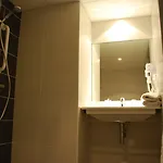Ruthenium Hotel 2*