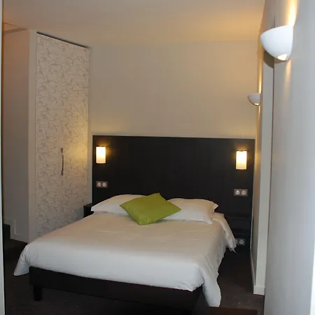 鲁瑟尼乌姆酒店 2* 罗德兹