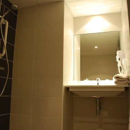 Ruthenium Hotel 2*