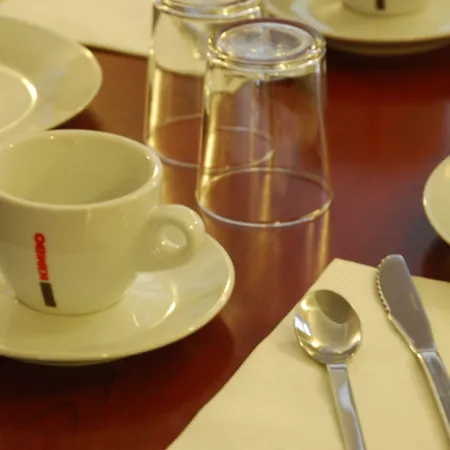 鲁瑟尼乌姆酒店 酒店