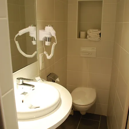 鲁瑟尼乌姆酒店 罗德兹