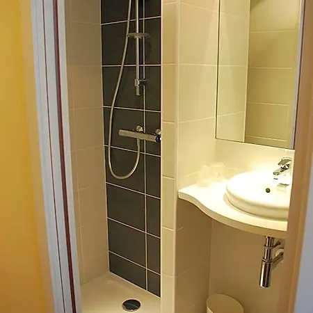 Ruthenium Hotel