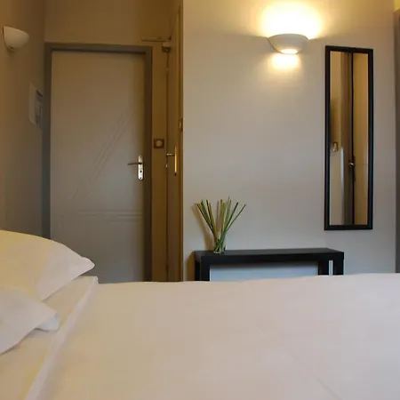 鲁瑟尼乌姆酒店 酒店 2*