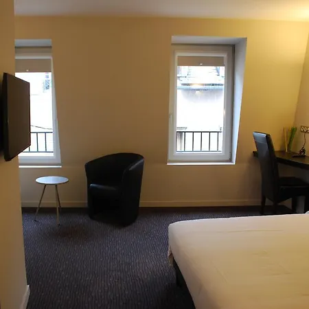 鲁瑟尼乌姆酒店 2*